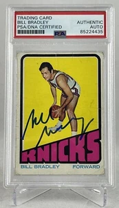 SENATOR BILL BRADLEY SIGNED AUTOGRAPHED 1972-73 TOPPS #122 CARD KNICKS PSA/DNA - Picture 1 of 2