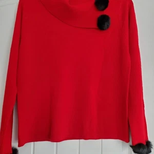 Tally Ho roter Acryl Pullover klein mit schwarzen Kunstfellbommeln neu (LF) - Bild 1 von 6