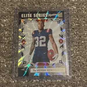 2025 Panini Donruss - TreVEYON HENDERSON RC - Elite Series Rookies Insert - Bild 1 von 2