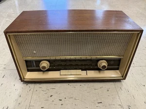 Vintage Telefunken Jubilate 5261 mit AM/FM/SW / Eingang Röhrenradio Deutsch - Bild 1 von 2