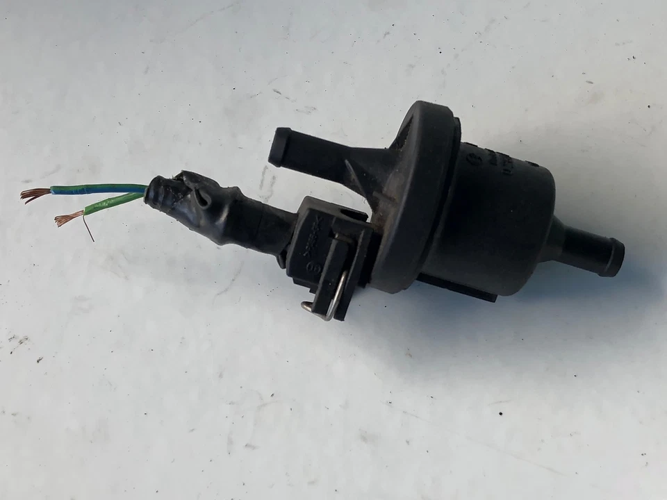 Unidad de válvula de purga de bote de vapor solenoide Saab Volvo 0 280 142 300 ¡Garantía OEM! Foto 1 de 1