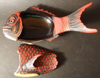 JAPANESE SCULPTURE SEA BREAM TAI FISH LIDDED TRAY TAKAOKA LACQUERWARE VINTAGE - Image 1 of 4