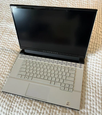 Alienware M15 laptop 15.6" 300Hz i7-10875H 32GB RAM 1TB SSD RTX 2070 Super Win10 - Image 1 of 4