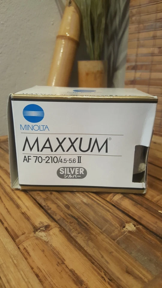 Minolta maxxum AF 70-210/4.5-5.6 II silver zoom lens 043325437816 - Image 1 of 4