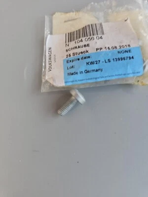 1X Audi A1 A3 A5 VW Golf UP Coolant Oval Hex Socket Bolt Genuine M6X14 N10405604 - Image 1 of 4