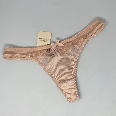 Tanga de seda Agent Provocateur Helene Blush AP3 mediana nueva con etiquetas $145 Foto 1 de 4