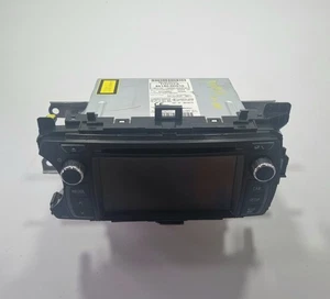 TOYOTA YARIS XP130 2011-15 AUTORADIO NAVIGATORE GPS 86140-0D010 ORIGINALE - Imagen 1 de 9