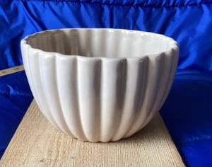 Vintage Haeger USA 8718 4" Deep by 6.5" Across Planter - Pre-owned - Picture 1 of 10