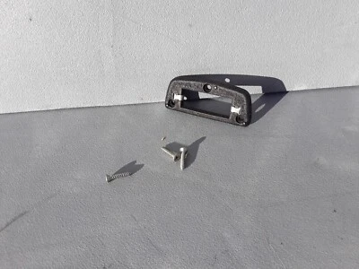 Soporte de montaje del espejo retrovisor interior Mercedes Benz W123 1981 OEM Foto 1 de 4