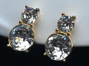 Orecchini Vintage Designer Firmati Trifari Clip Strass Trasparente Tono Oro - Foto 1 di 14