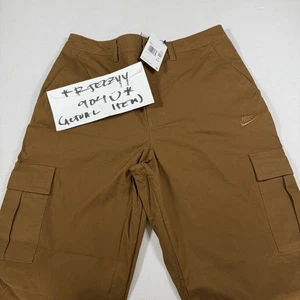 Pantaloni cargo Nike Club tessuto ripstop da uomo taglia 34x30 $95 FZ5765-281 marrone - Foto 1 di 17