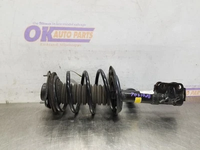 Toyota Camry XLE 18 2018 2,5 L tracción delantera puntal delantero conductor izquierdo Foto 1 de 4