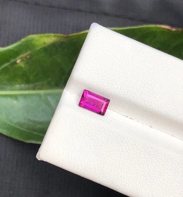 Пурпурно-розовый турмалин 0,95 карата лучшее качество граненый драгоценный камень из Африки - Изображение 1 из 4