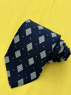 Auténtica corbata ARMANI COLLEZIONI diseño a cuadros negra 100 % seda Foto 1 de 4