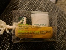 The Body Shop Super Soft Facial Cleansing Brush