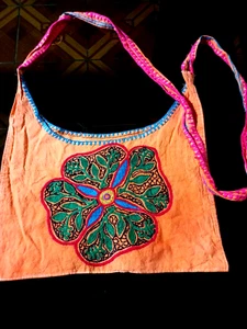 Amazon jungle hand embroidered Peruvian bag - Picture 1 of 8