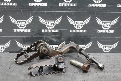 1993 HONDA XR250R OEM НОЖНЫЕ КОЛЫШКИ ПЕДАЛИ РАМА СТОЙКА НОЖНАЯ ПЕДАЛЬ - Изображение 1 из 4