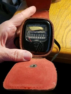 MEDIDOR DE LUZ WESTON Modelo 852 DE COLECCIÓN con FUNDA de Cuero para Piezas  Foto 1 de 4