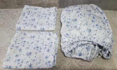 Threshold Twin/XL Blue White Floral Sheet Set FITTED + 2 PILLOWCASES (NO FLAT)  - Image 1 of 4