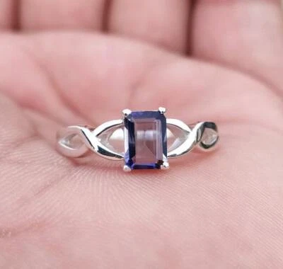 Anillo solitario de piedras preciosas de iolita corte esmeralda anillo de plata de ley 925 Foto 1 de 4