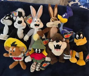 WARNER BROTHERS LOONEY TUNES MINI BEAN BAG PLUSH COLLECTION, QTY 9,MINT CONDITIO - Picture 1 of 5