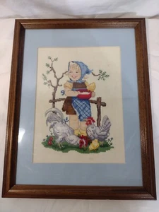 Vintage Hummel gerahmt bestickt Mädchen Hühner handgenäht gebraucht 14 x 18 - Bild 1 von 12