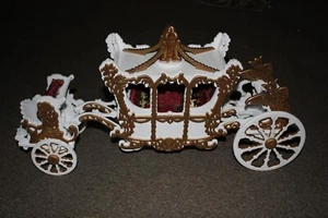 Hand made Cinderella carriage with internal led light - Picture 1 of 6