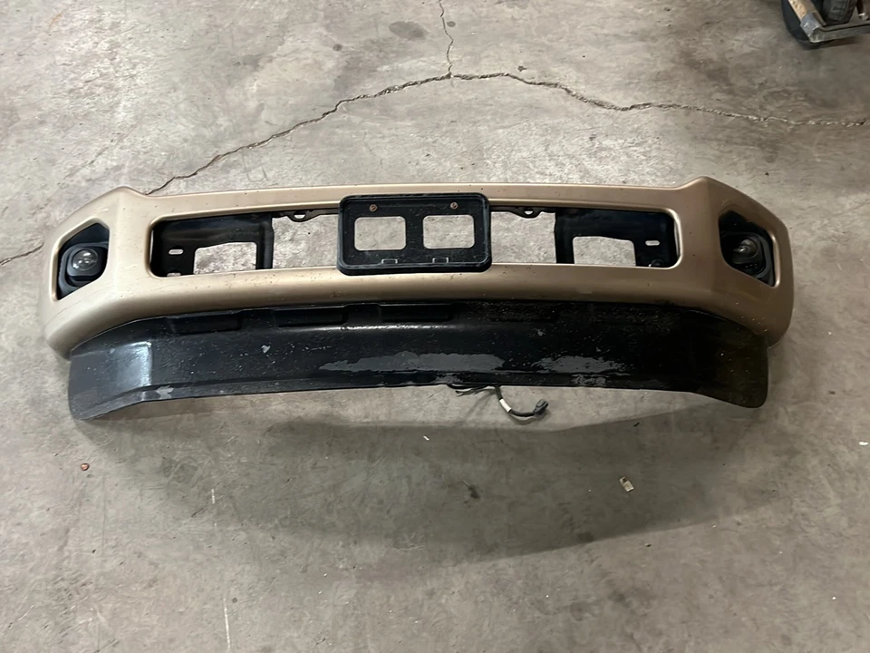 Parachoques delantero para camioneta Ford F-350 serie F 2011 Foto 1 de 4