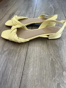 ALDO flex Size 6 Lemon Kitten Heels - Picture 1 of 2
