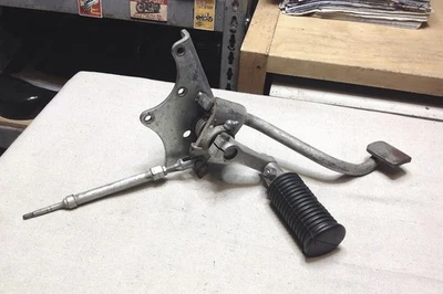 Controles de freno medio Harley FX Shovelhead Super Glide/Low Rider (OEM, L1972-77) Foto 1 de 4