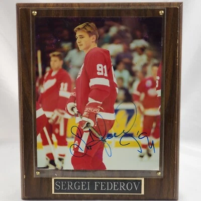 Auténtica placa fotográfica firmada por Sergei Fedorov 8x10 Detroit Redwings hockey años 90 Foto 1 de 4