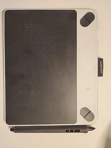 Wacom Intuos Draw CTL490 Digital Drawing and Graphics Tablet - White - Photo 1/5