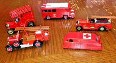corgi diecast lot vintage 1/43 scale vintage fire trucks - Image 1 of 4