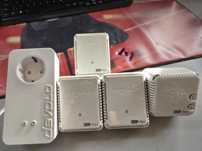 3 x Devolo dLAN 500 duo 1 x Devolo dLAN 500 1 x  WiFi Devolo dLAN 550 + WiFi - Bild 1 von 4