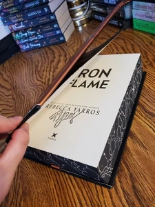 STAMP-SIGNED Iron Flame Waterstones Exclusive Limited Edition Rebecca Yarros - Picture 1 of 18