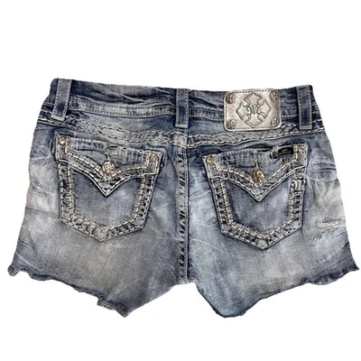 Pantalones Cortos Miss Me Denim Tachonados Puntada Grande Talla 30 Bolsillos de tiro medio desgastados Foto 1 de 4