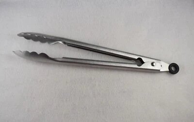 Pinzas para utilidad KitchenAid de acero inoxidable de 11,5" Foto 1 de 3