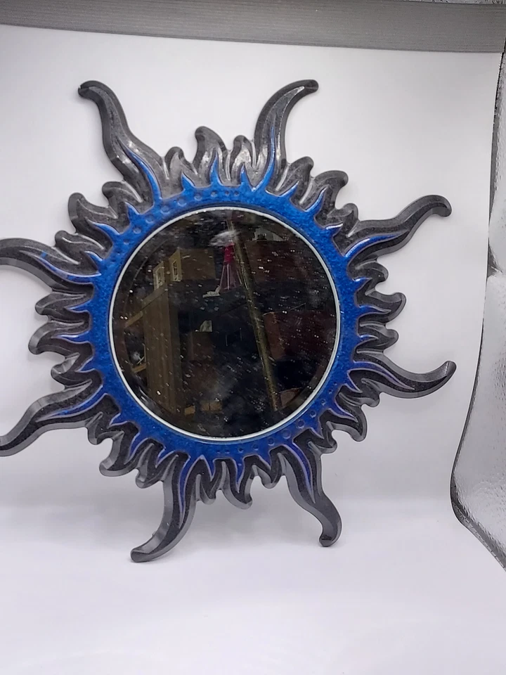 Espejo de resina hecho a mano con sol Foto 1 de 1