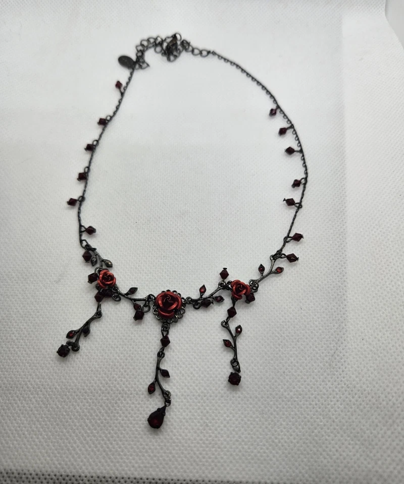 Collar colgante rosas rojas Foto 1 de 4