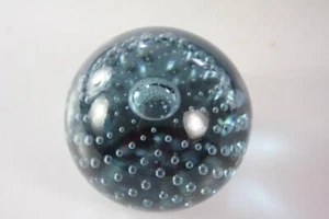 VINTAGE STUDIO ART GLASS BUBBLE LIGHT BLUE PAPERWEIGHT - Imagen 1 de 4