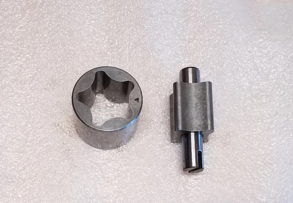 NUEVO EN STOCK BOMBA DE ACEITE ENGRANAJE DODGE COLT 1973 - 1975 GALANT A112H MD001410 MD021553 Foto 1 de 2