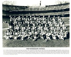 1969 MINNESOTA VIKINGS 8X10 TEAM PHOTO FOOTBALL PICTURE NFL CHAMPS B/W