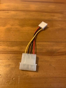ADATTATORE CAVO ALIMENTAZIONE MOLEX FEMMINA 4 PIN A FLOPPY ALIMENTAZIONE 4 PIN - Foto 1 di 2