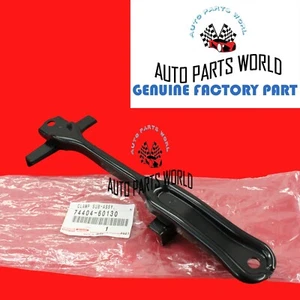 ORIGINAL FABRICANTE DE EQUIPOS ORIGINALES TOYOTA 98-07 LAND CRUISER LX470 ABRAZADERA DE RETENCIÓN DE BATERÍA 74404-60130 - Imagen 1 de 2