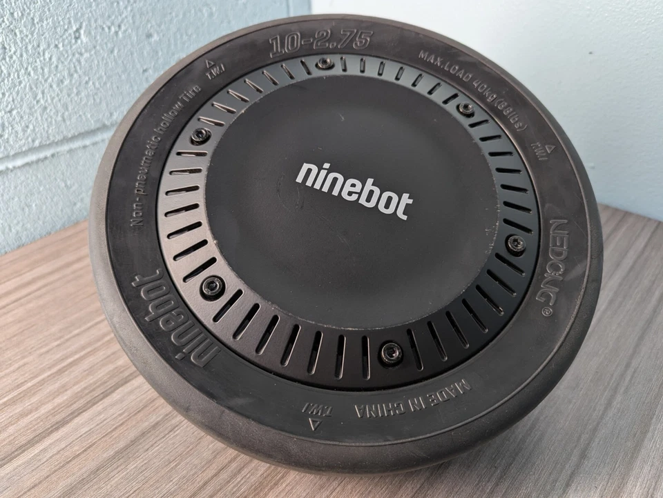 Motor de cubo de rueda Segway Nineboot S Max y conjunto de neumáticos sólidos Foto 1 de 4