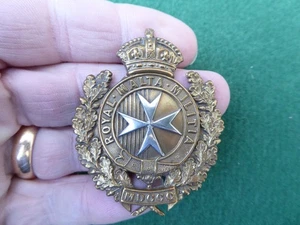 PRE WW1 BRITISH ROYAL MALTA MILITIA HAT BADGE 1889-1903 - Picture 1 of 3