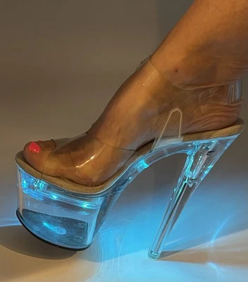 Zapatos arco iris con plataforma de suela negra transparente de 7" luces LED con luces USB Foto 1 de 4
