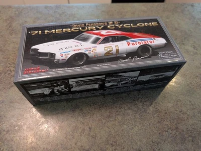 1971 Mercury Cyclone David Person #21 AUTOGRAPHED Racing Legends 1:24 Mint COA - Image 1 of 4