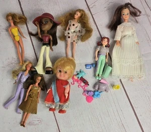 Vtg Lot of 8 Small Dolls - Glamor Dolls, Polly Pocket Misc, Bride, Betty Buckeye - Picture 1 of 23