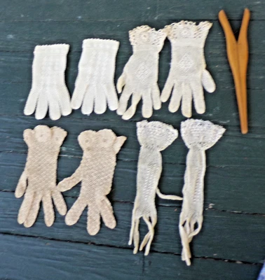 ANTIGUO DE COLECCIÓN. LOTE DE 4 PARES INTRINCADOS GUANTES DE MALLA MARFIL GANCHILLO A MANO + CAMILLA Foto 1 de 4